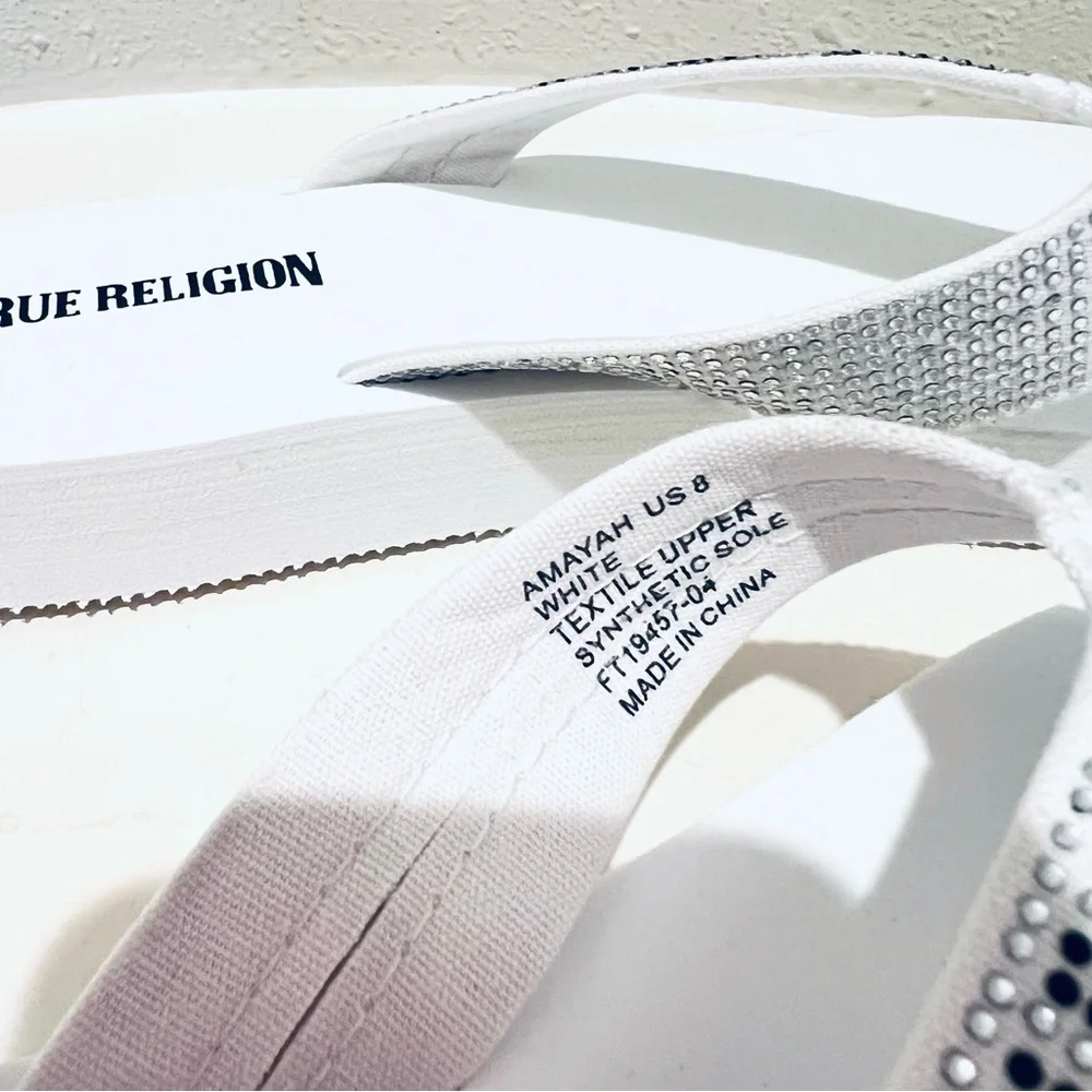 True Religion Rhinestone Logo White Women’s Slides Size 8 NWT